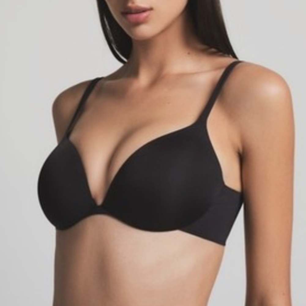 SKIMS- Ultimate Push Up Plunge Bra